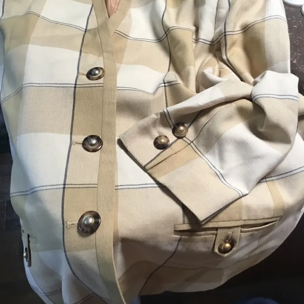 NWOT. Kasper Brand Women’s Size 12  Tans, Cream and Black Check Jacket